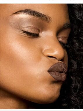 Fenty Beauty Stunna Lip Paint  — Unveil